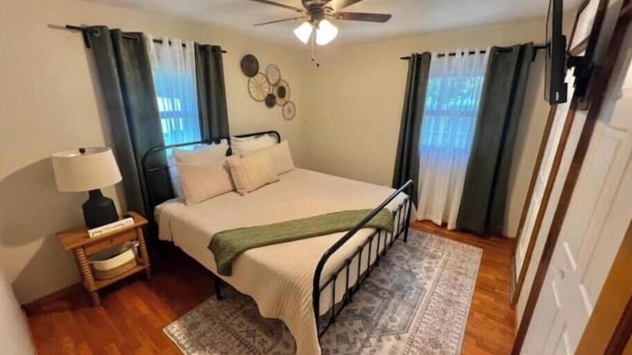 Photo of Bedroom in Dixon