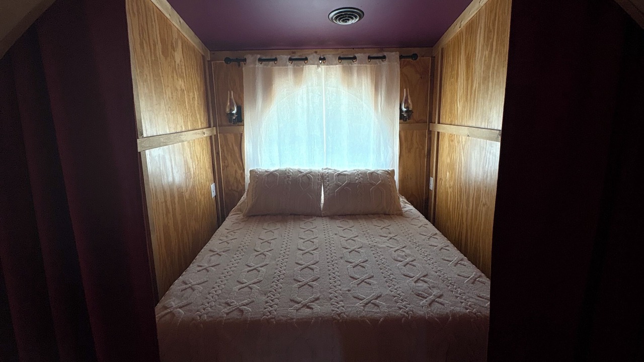 Photo of Bedroom in Nauvoo