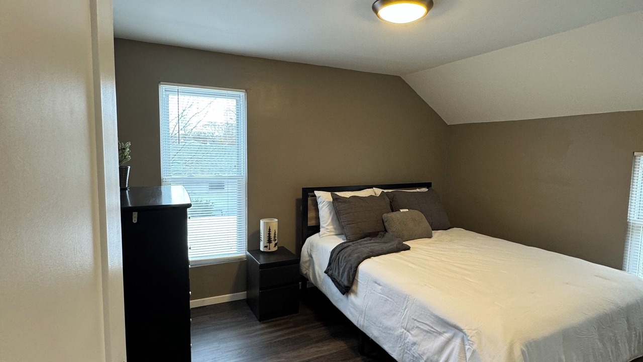 Photo of Bedroom in DeKalb