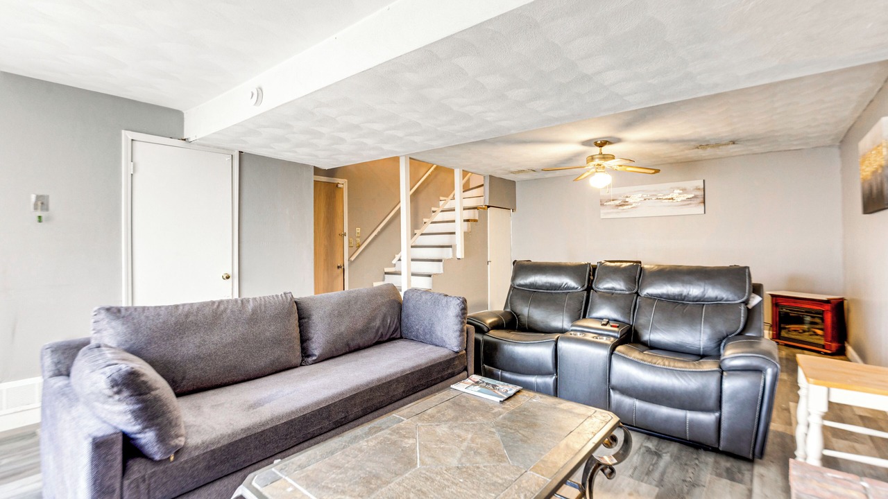 Photo of Livingroom in Belleville