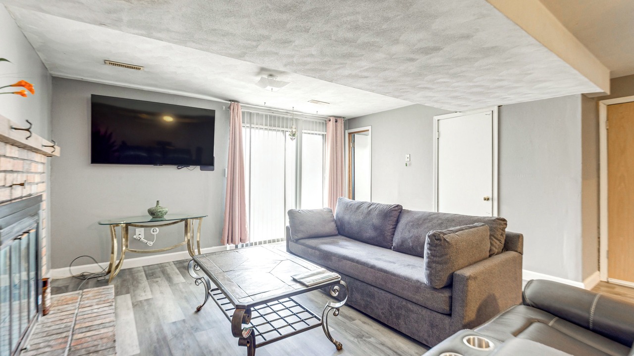 Photo of Livingroom in Belleville