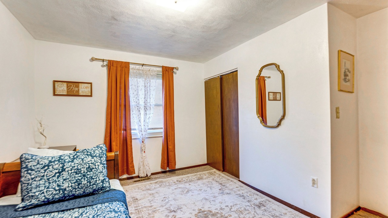 Photo of Bedroom in Belleville