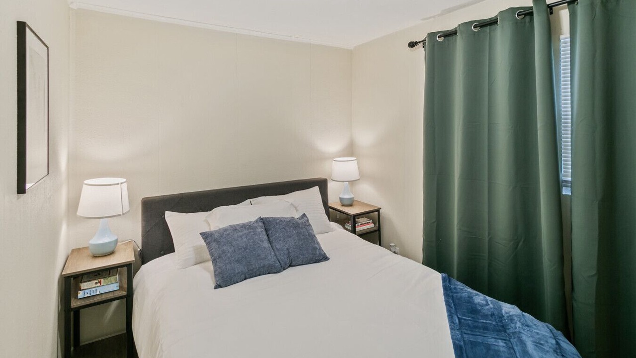 Photo of Bedroom in Waukegan