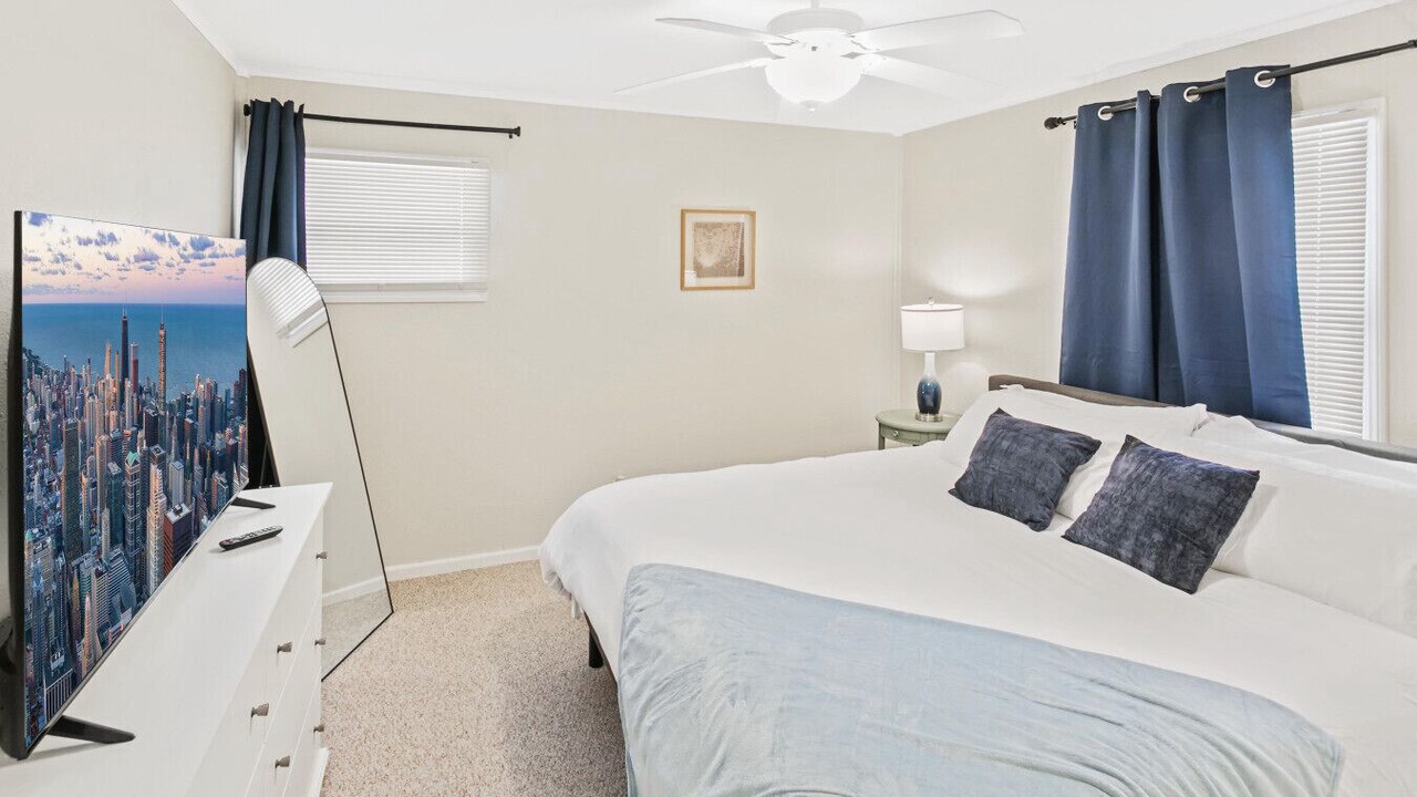 Photo of Bedroom in Waukegan