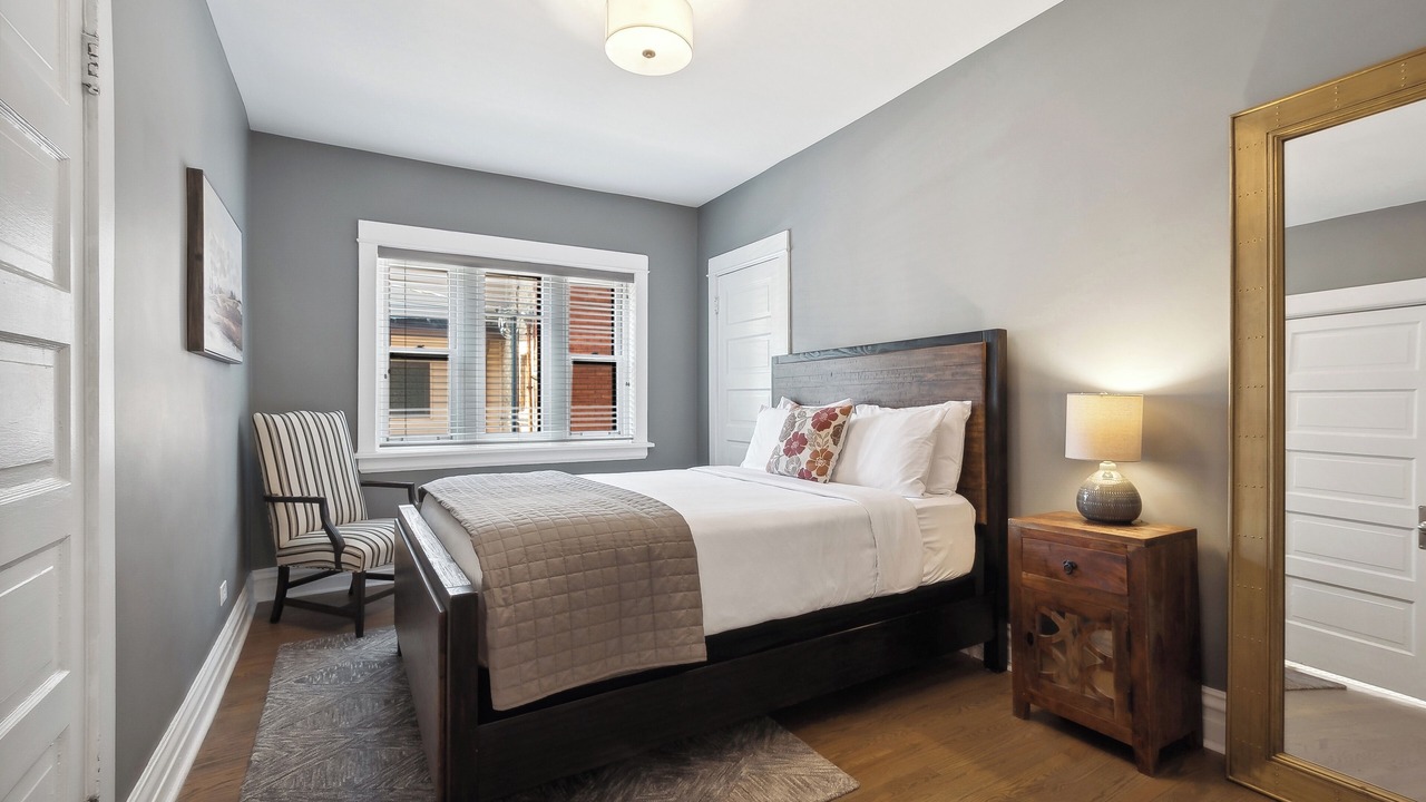 Photo of Bedroom in Rogers Park