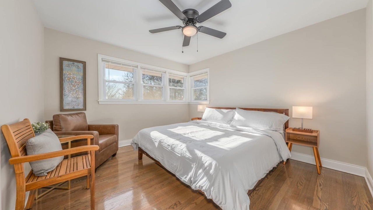 Photo of Bedroom in Olympia Fields