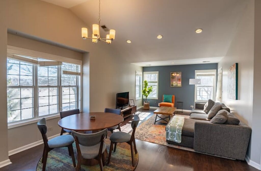 Photo of Livingroom in Plato Center