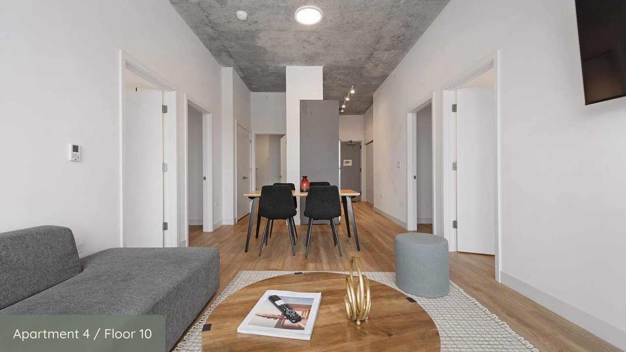 Photo of Livingroom in River North