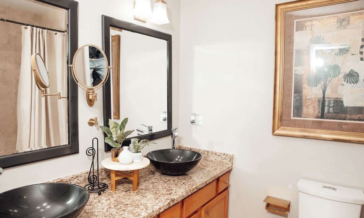 Photo of Bathroom in Grand Boulevard