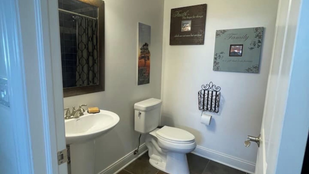 Photo of Bathroom in Roselle
