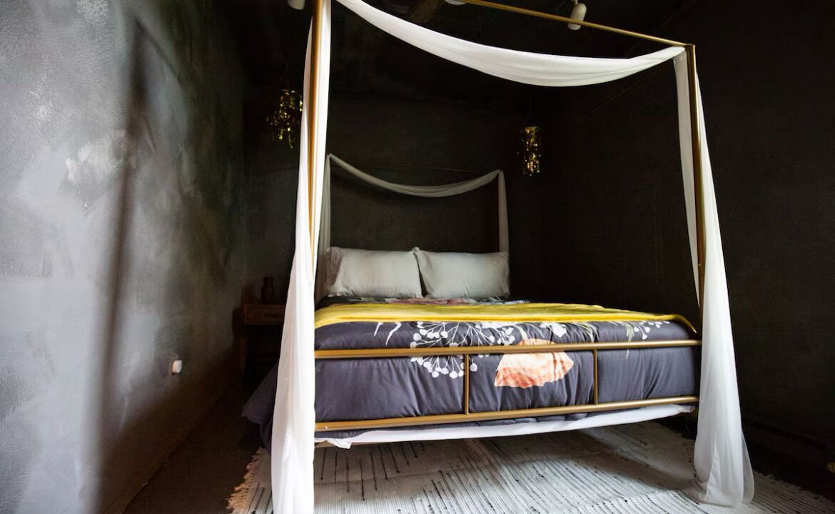 Photo of Bedroom in Alton