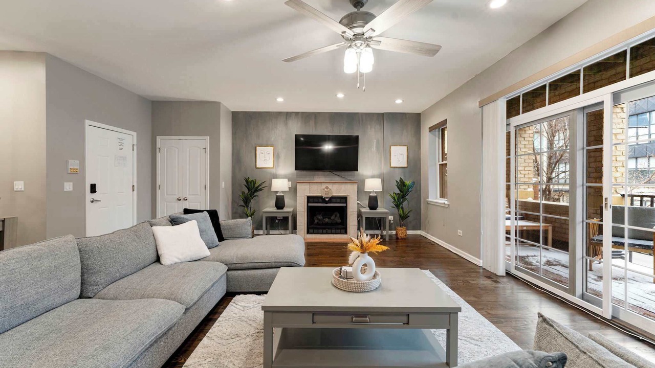 Photo of Livingroom in Near South Side