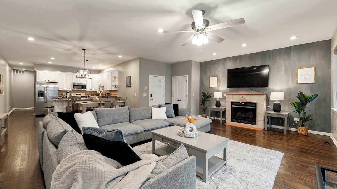 Photo of Livingroom in Near South Side