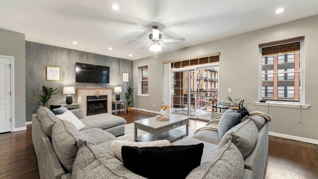 Photo of Livingroom in Near South Side