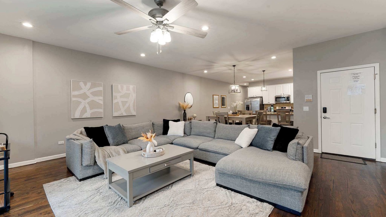 Photo of Livingroom in Near South Side