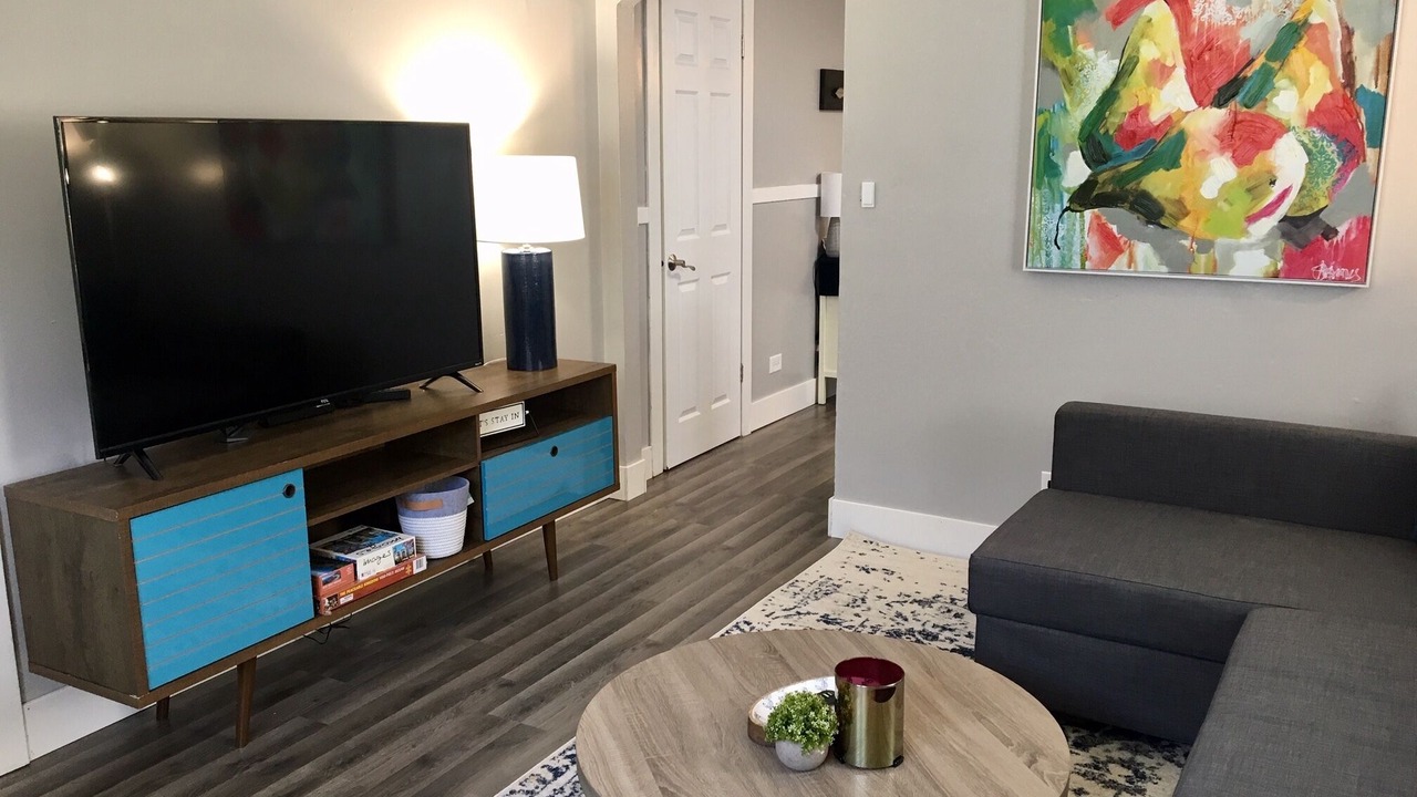 Photo of Livingroom in Lakeview
