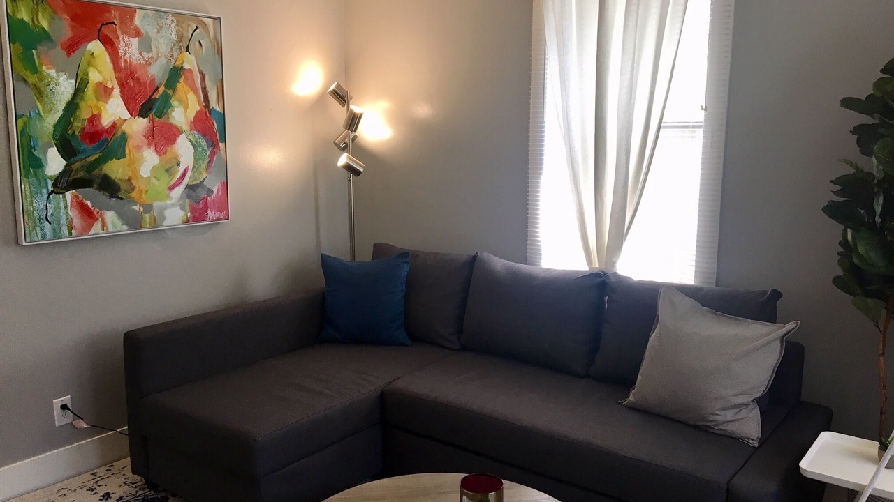 Photo of Livingroom in Lakeview