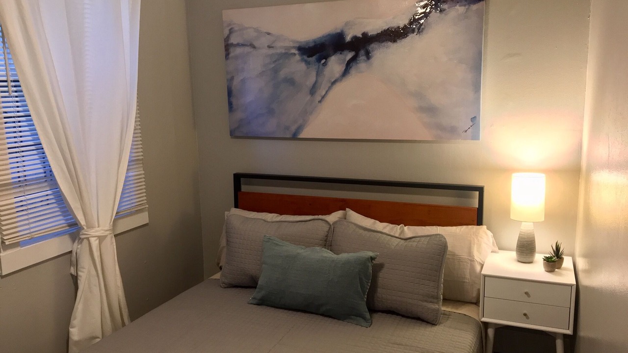 Photo of Bedroom in Lakeview