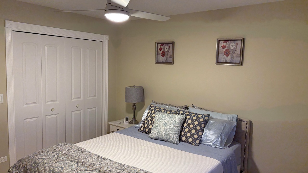 Photo of Bedroom in Evergreen Park