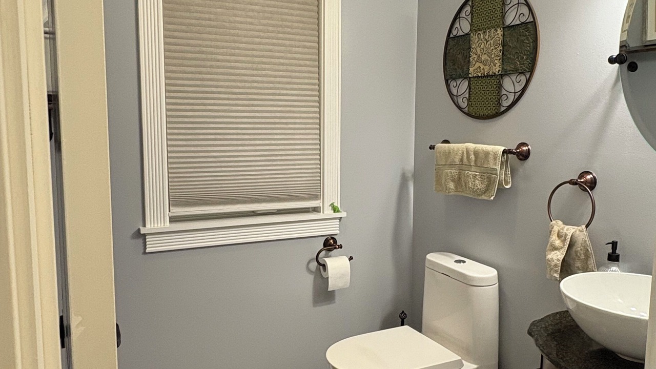 Photo of Bathroom in Evergreen Park