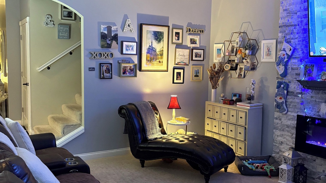 Photo of Livingroom in Evergreen Park