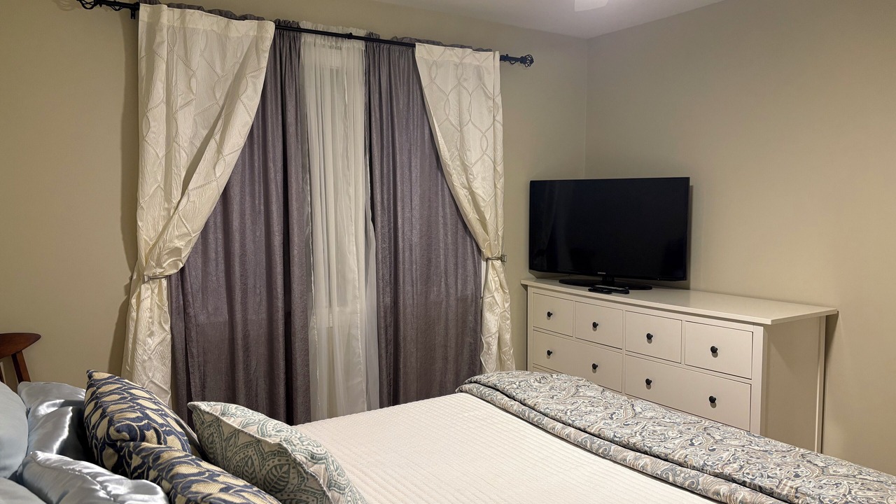 Photo of Bedroom in Evergreen Park