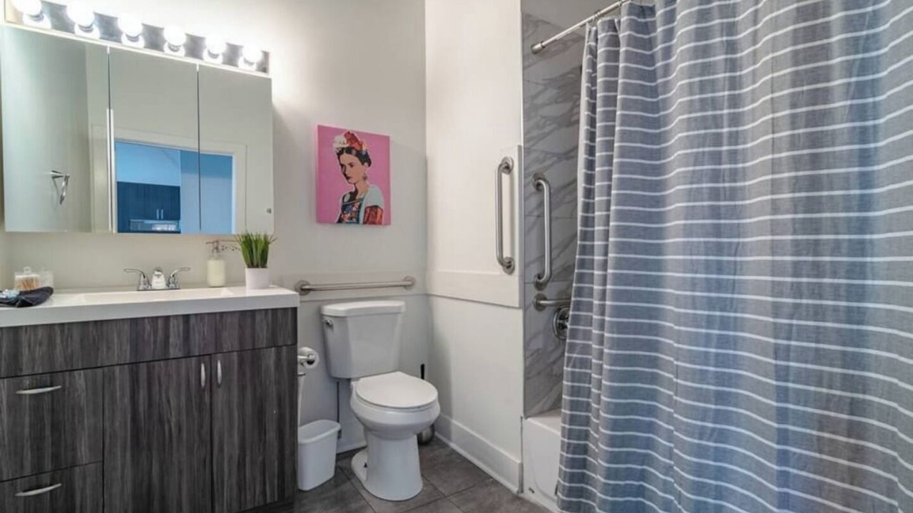 Photo of Bathroom in Near South Side