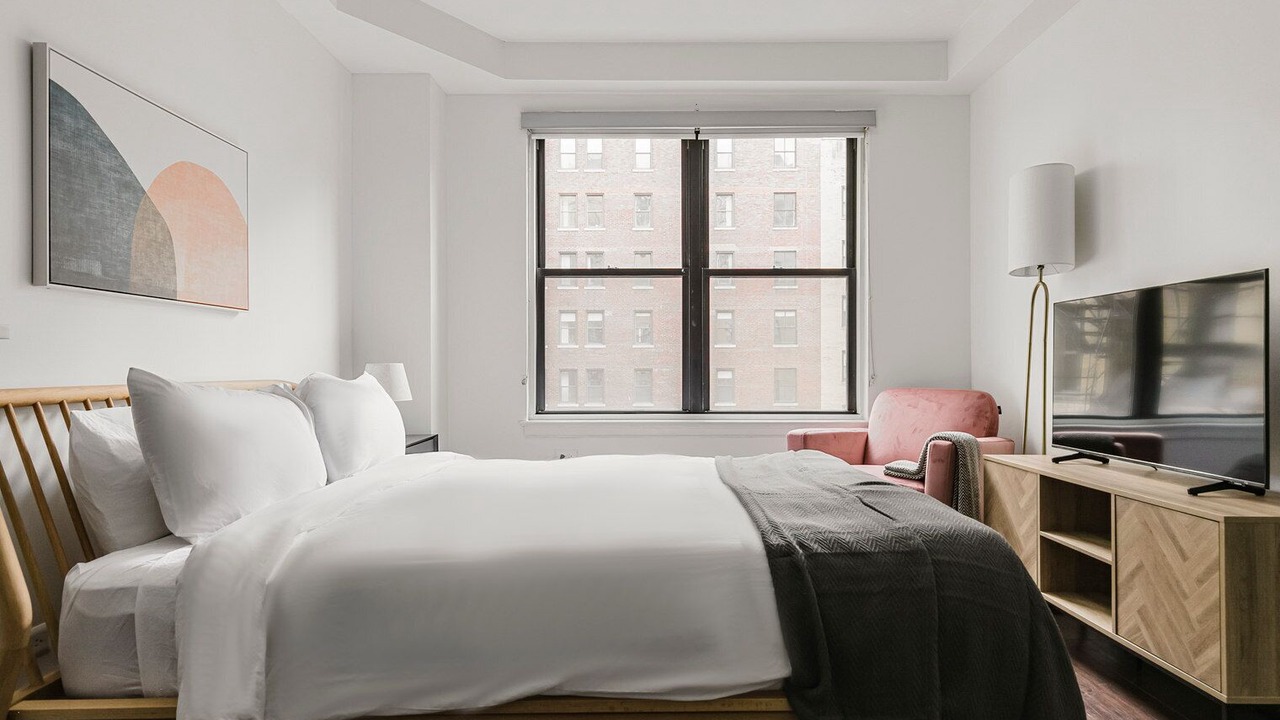Photo of Bedroom in Near North Side