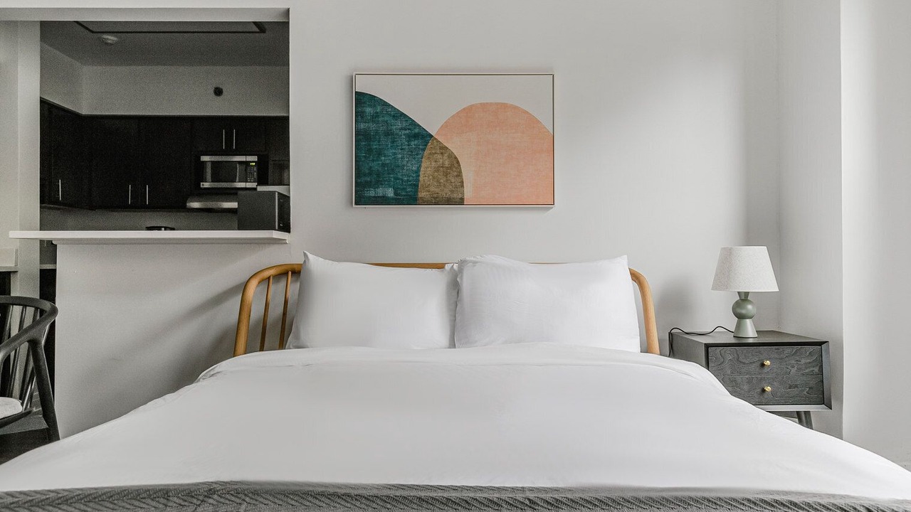 Photo of Bedroom in Near North Side