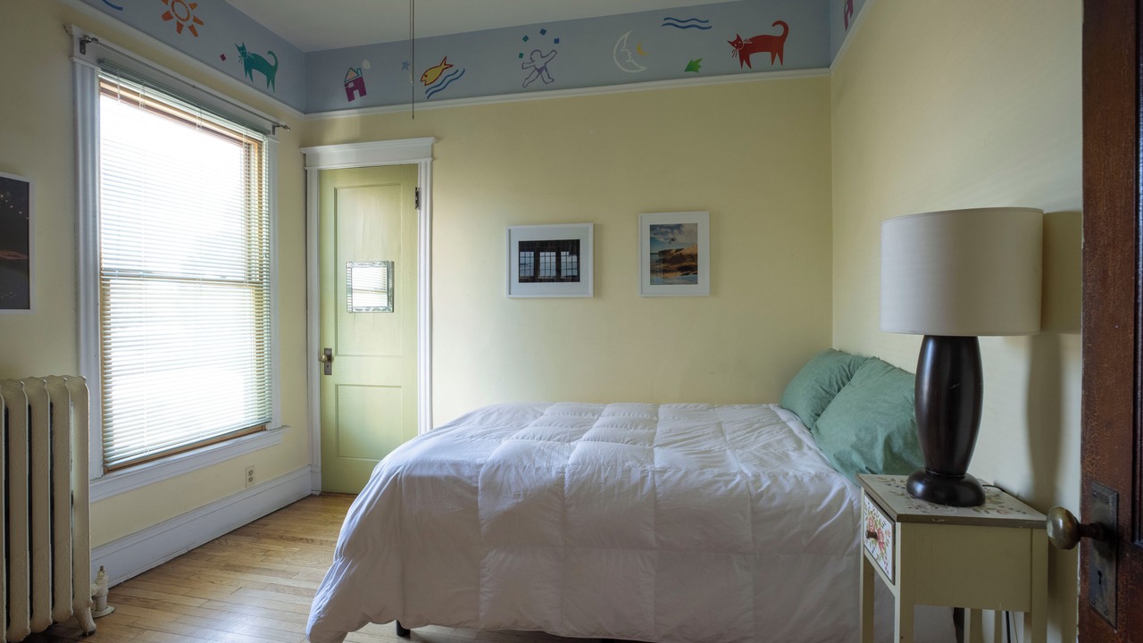 Photo of Bedroom in Edgewater