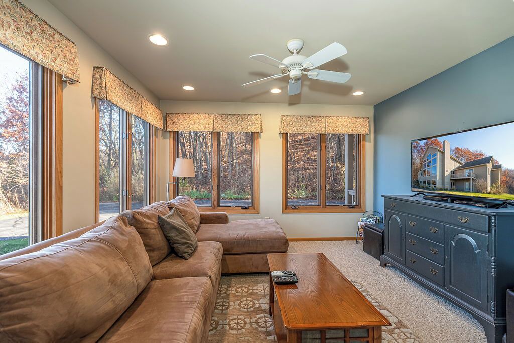 Photo of Livingroom in The Galena Territory