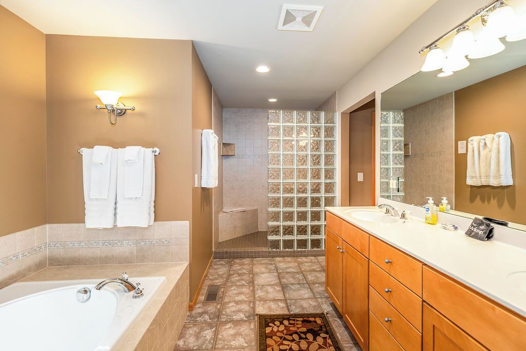 Photo of Bathroom in The Galena Territory