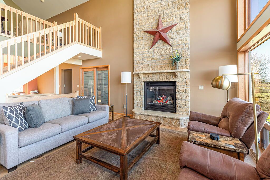 Photo of Livingroom in The Galena Territory