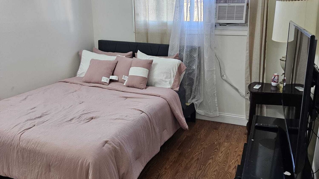 Photo of Bedroom in Des Plaines