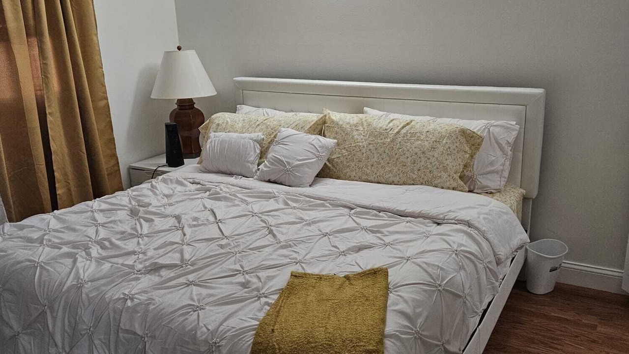 Photo of Bedroom in Des Plaines