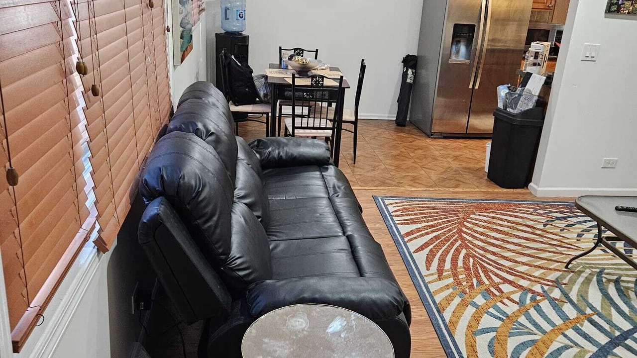 Photo of Livingroom in Des Plaines