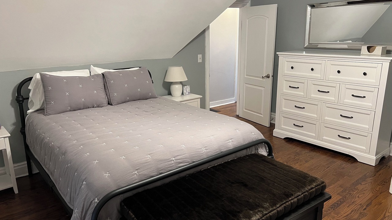 Photo of Bedroom in Waukegan