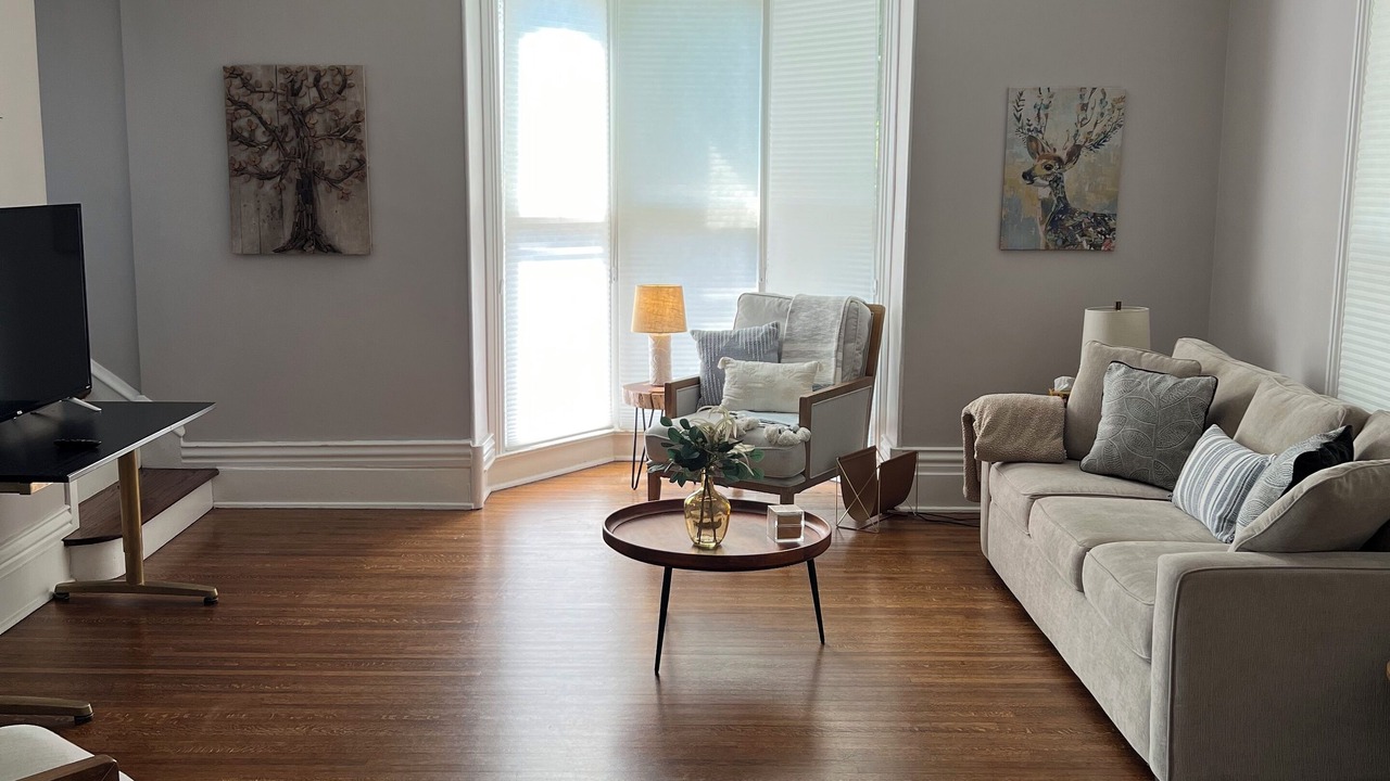Photo of Livingroom in Waukegan