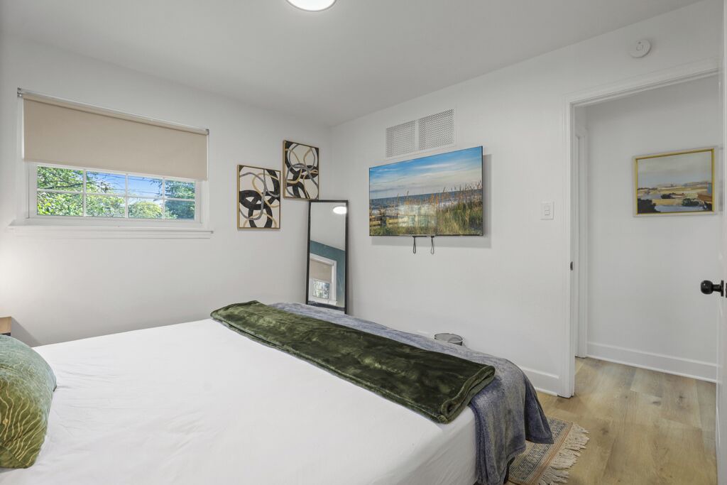 Photo of Bedroom in Morton Grove