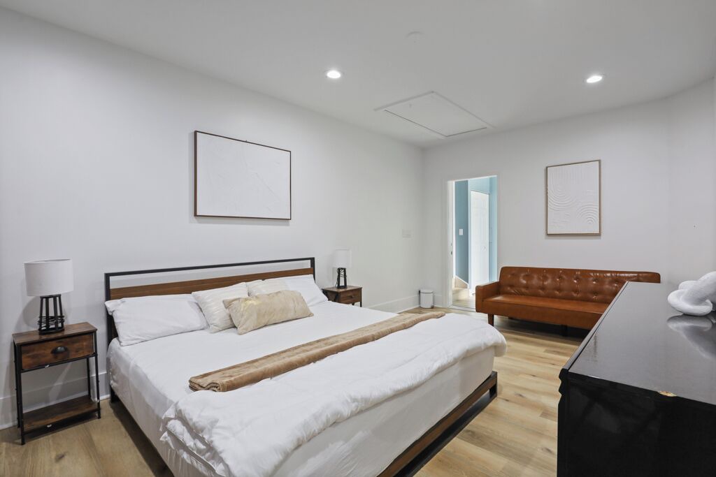 Photo of Bedroom in Morton Grove