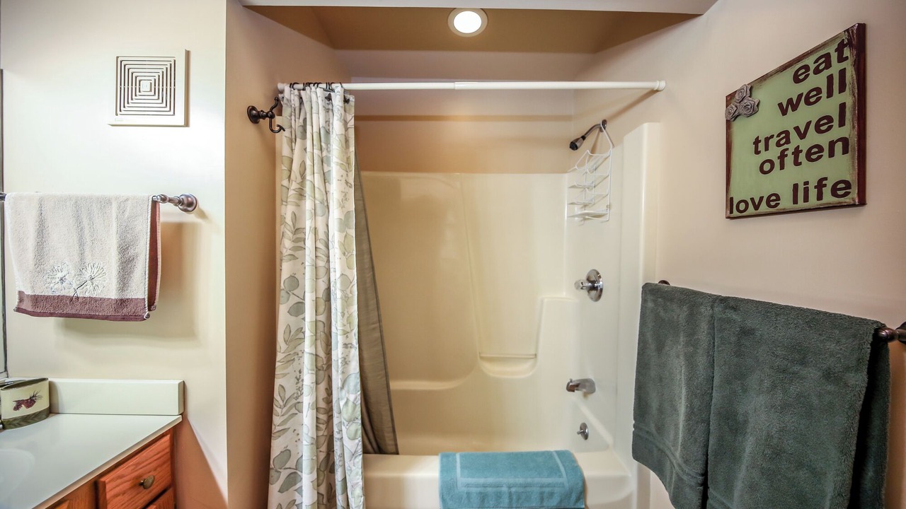 Photo of Bathroom in Wolf Creek