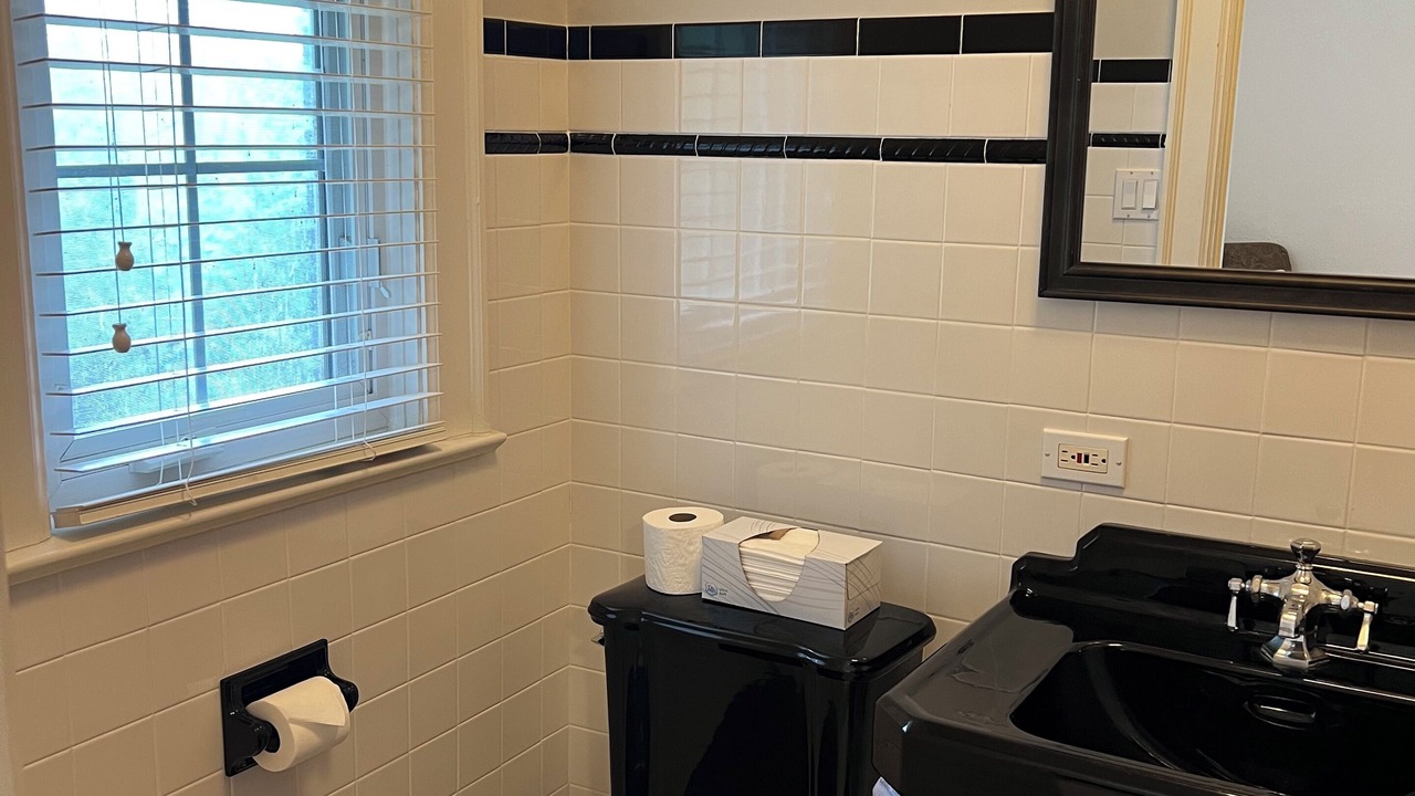 Photo of Bathroom in Waukegan
