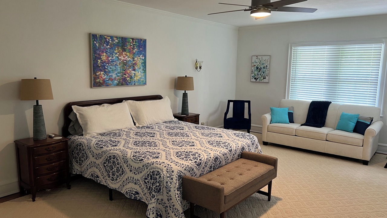 Photo of Bedroom in Waukegan