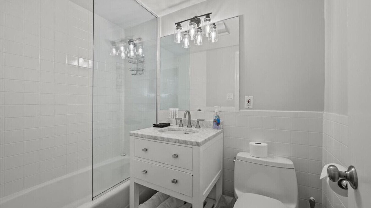 Photo of Bathroom in Lincoln Park