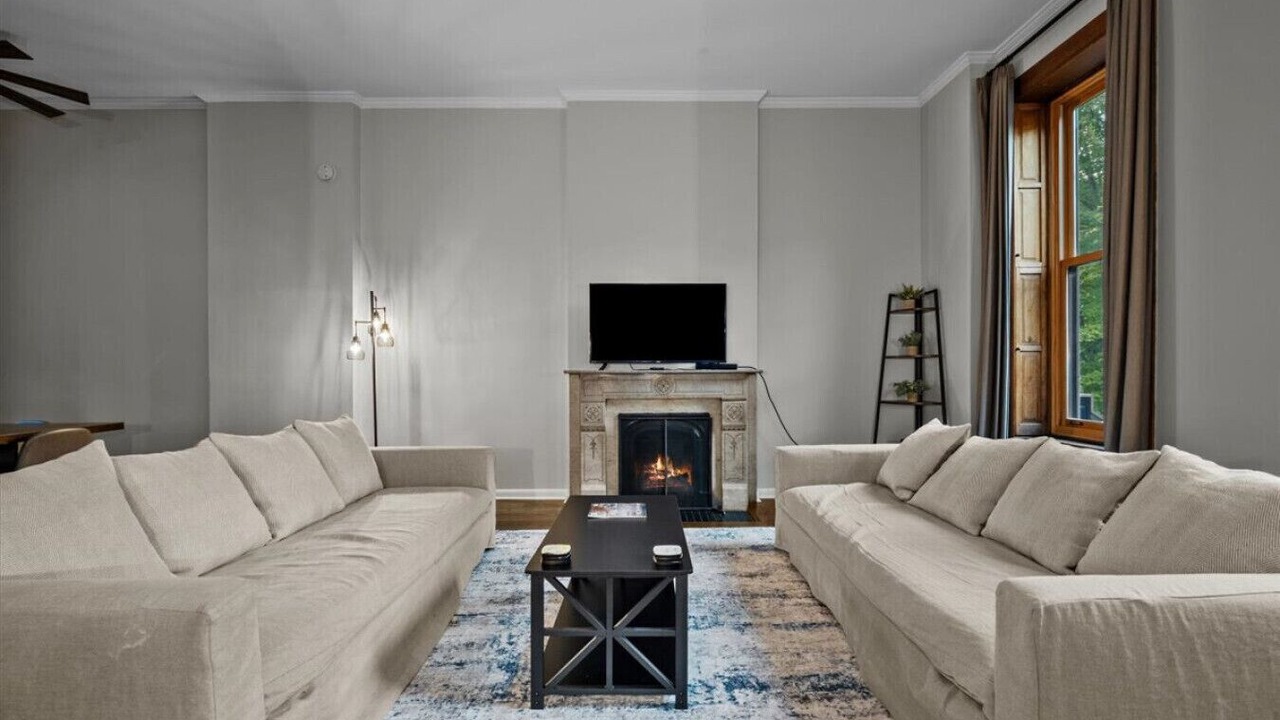 Photo of Livingroom in Lincoln Park