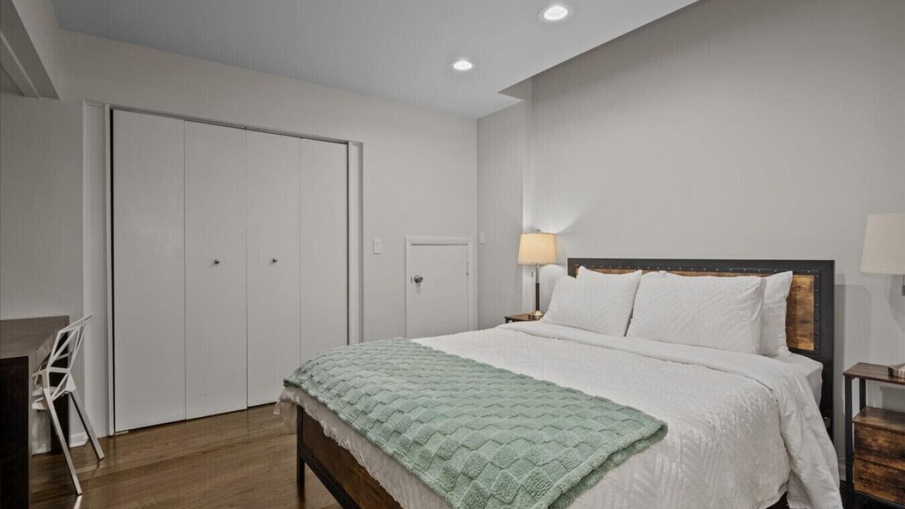 Photo of Bedroom in Lincoln Park