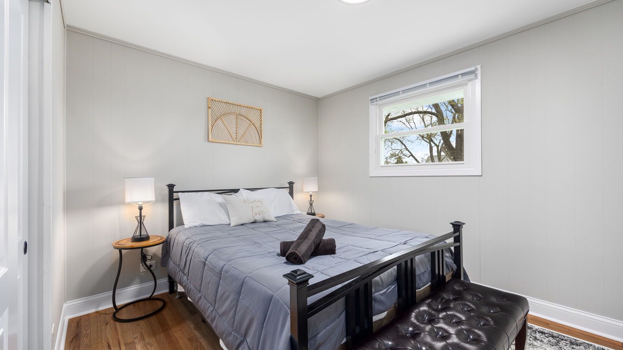 Photo of Bedroom in Bridgeview
