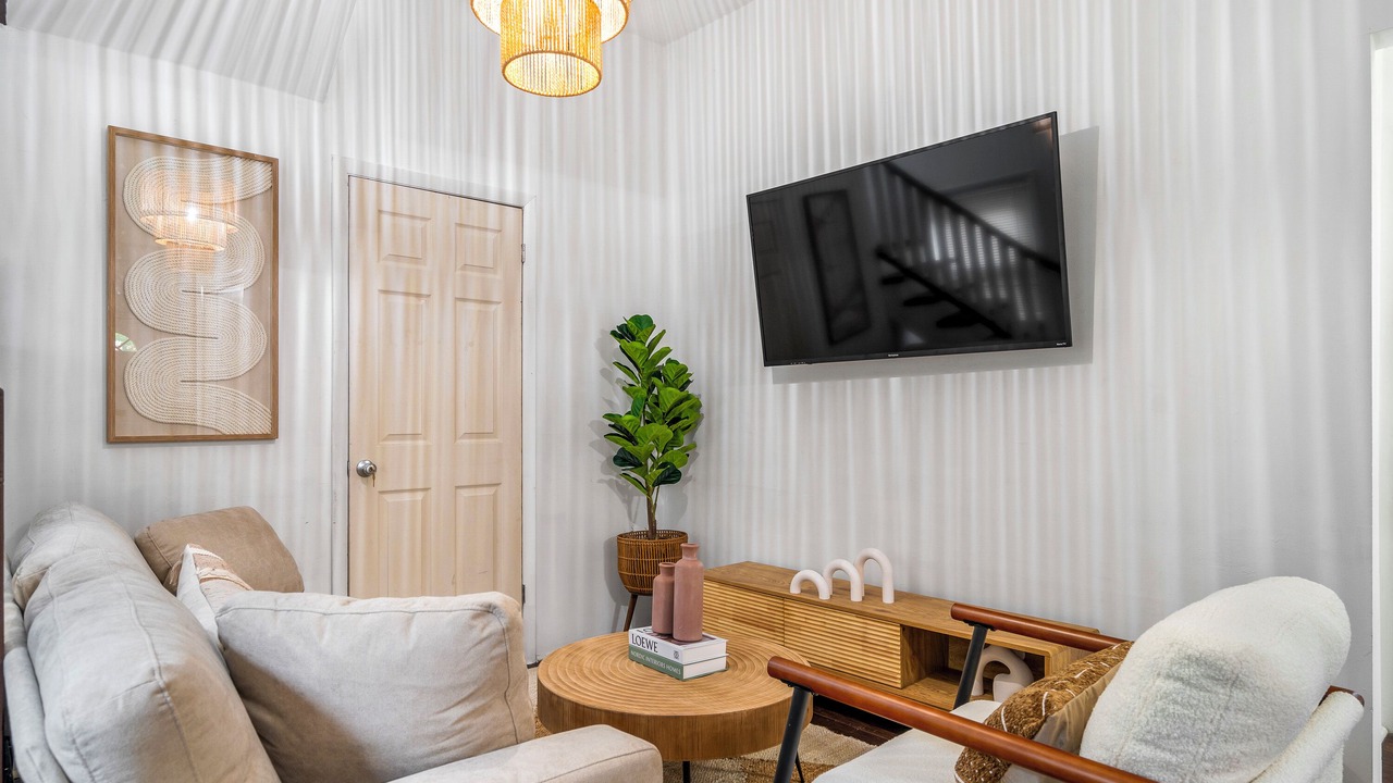 Photo of Livingroom in Lakeview