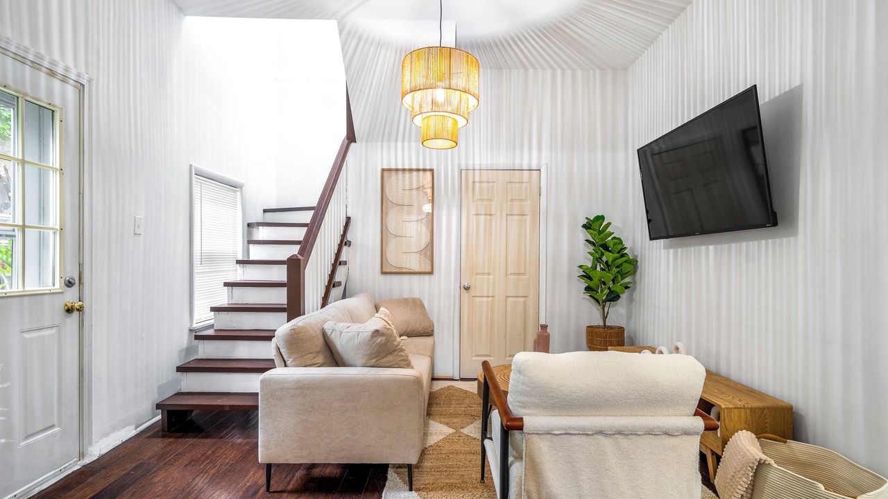 Photo of Livingroom in Lakeview