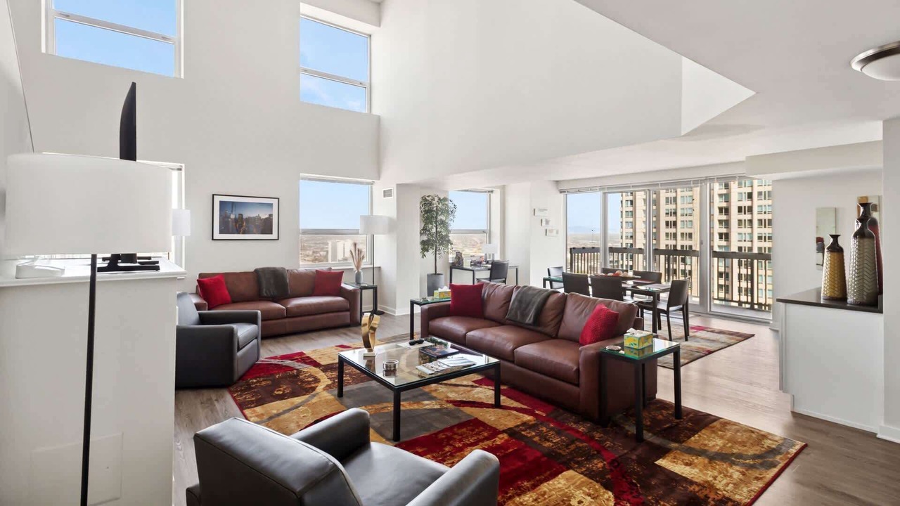 Photo of Livingroom in Near North Side